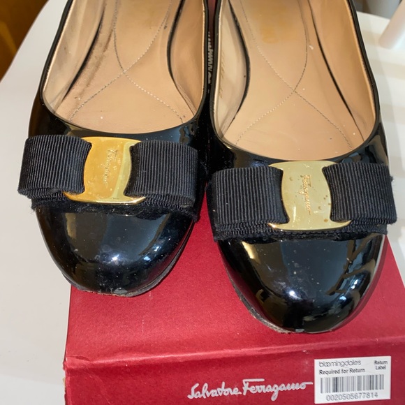 SALVATORE FERRAGAMO Varina Leather Flat in black - Picture 13 of 16